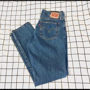 Vintage Levi Boyfriend Jeans - Medium Wash